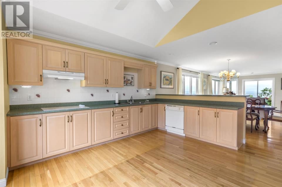 26 Spruce Hill Place, photo 5 of 38