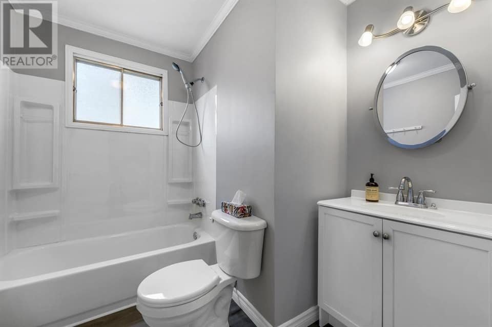 51 Fox Avenue, photo 15 of 27