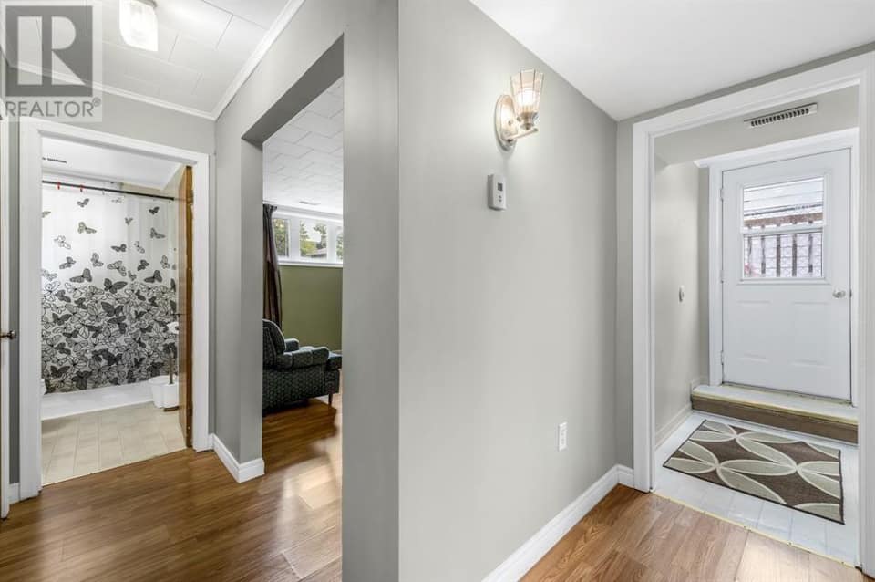 51 Fox Avenue, photo 18 of 27