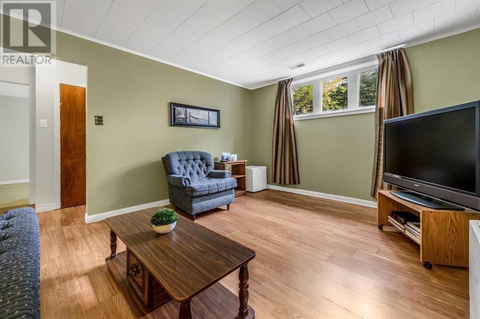 51 Fox Avenue, photo 20 of 27