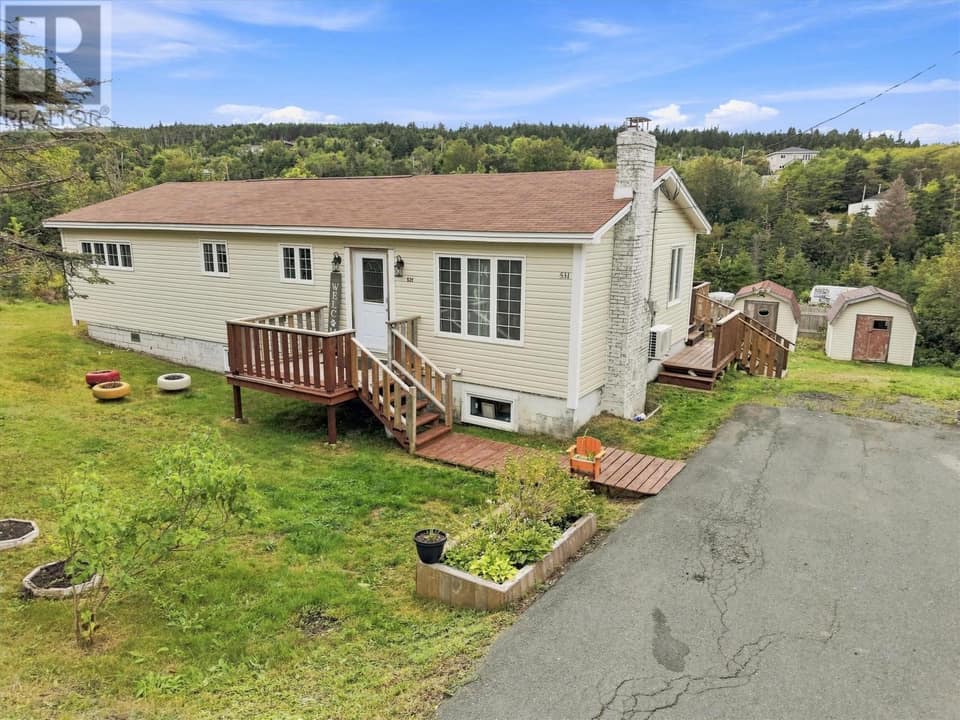 531 St. Thomas Line, photo 2 of 26