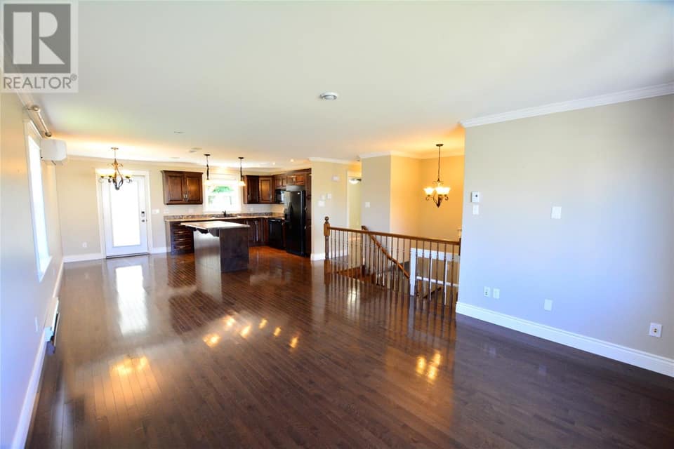 11 Logan Street, photo 12 of 39