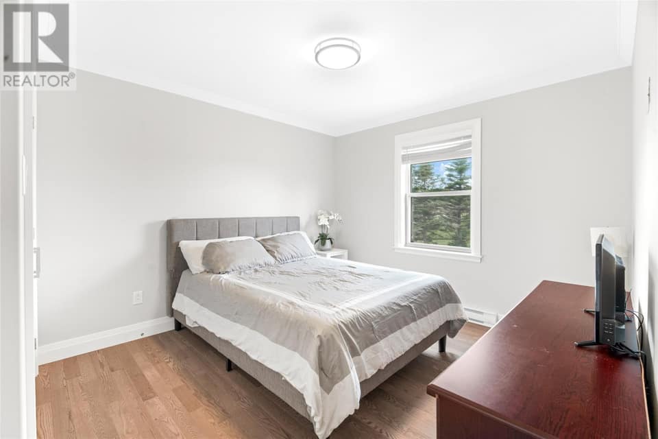 64 Galway Boulevard, photo 17 of 32