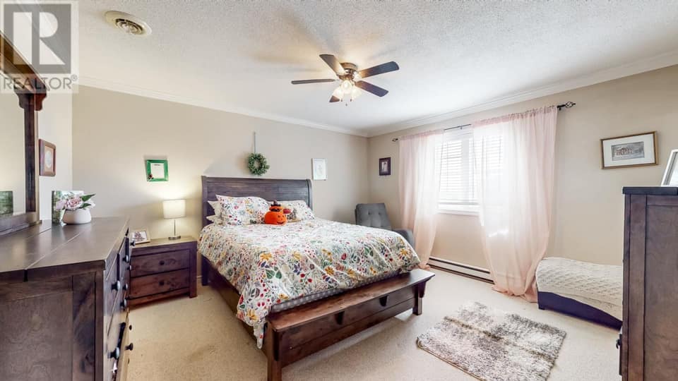 32 Halley Drive, photo 20 of 46