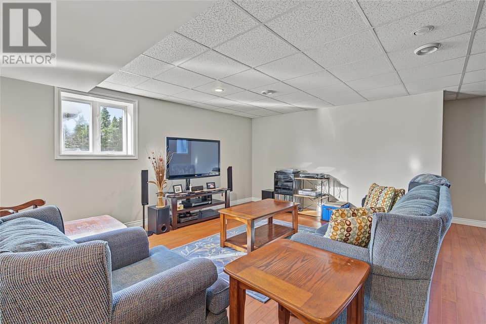 147 Monument Road, photo 39 of 50