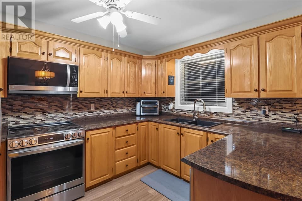 49 Sapphire Crescent, photo 10 of 26