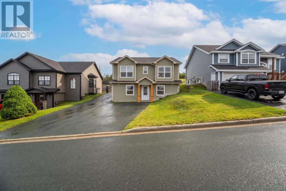 15 Hartland Avenue, photo 1 of 30