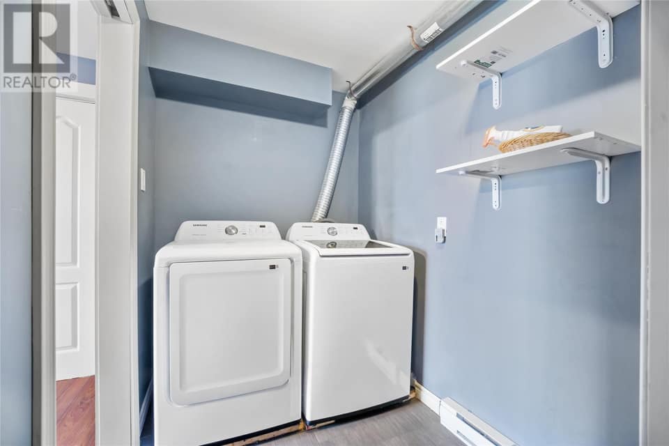 15 Hartland Avenue, photo 17 of 30