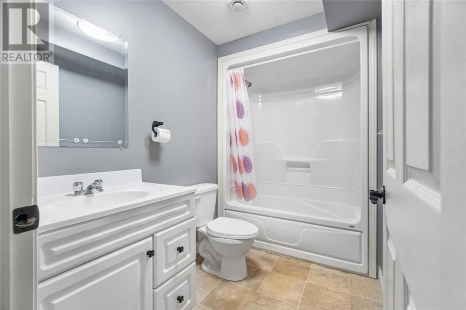 15 Hartland Avenue, photo 24 of 30