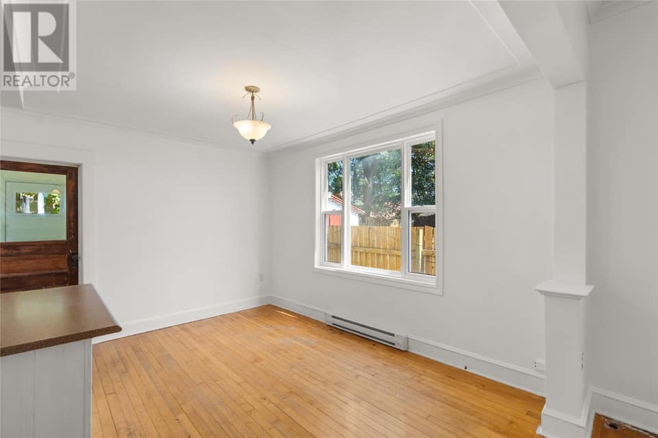 6 Franklyn Avenue, photo 10 of 21