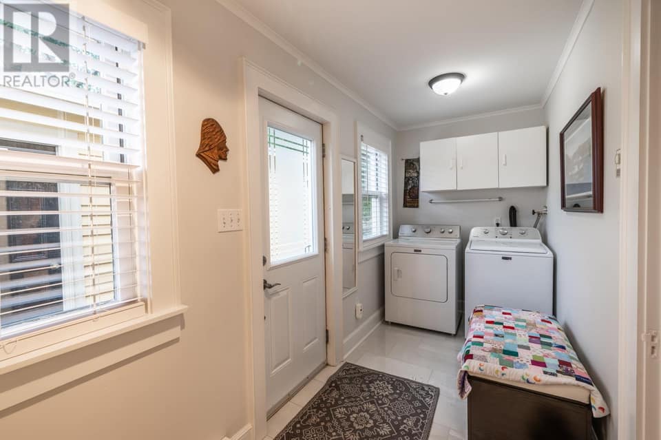 184 Forest Road, photo 11 of 27
