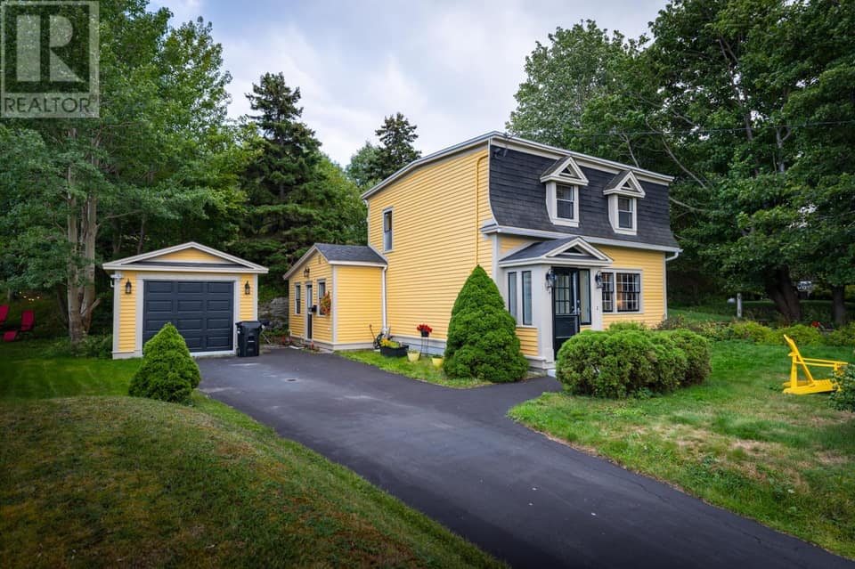184 Forest Road, photo 1 of 27