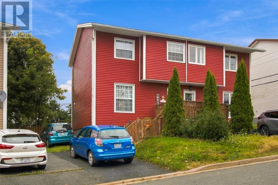 23A Chapman Crescent, photo 2 of 21