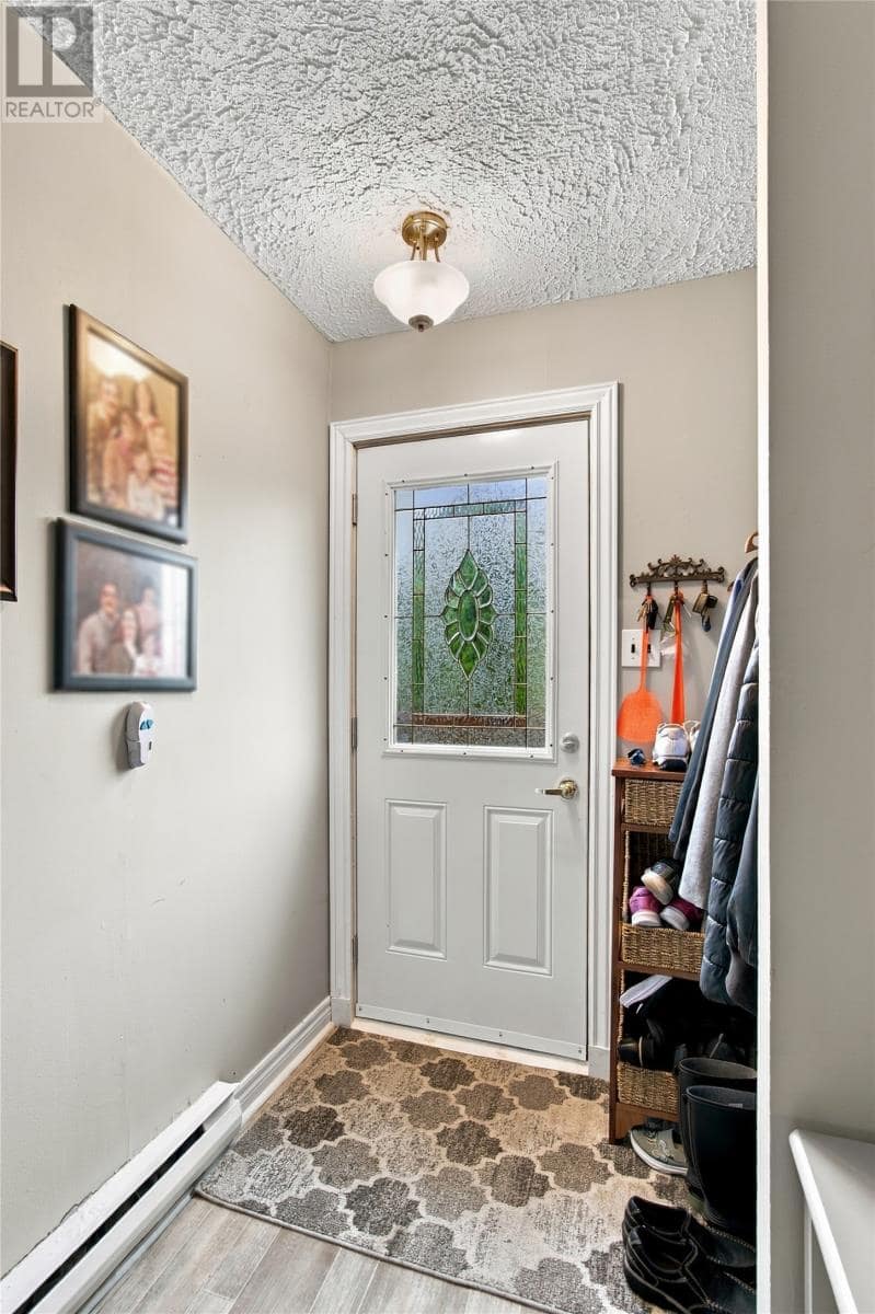 23A Chapman Crescent, photo 3 of 21