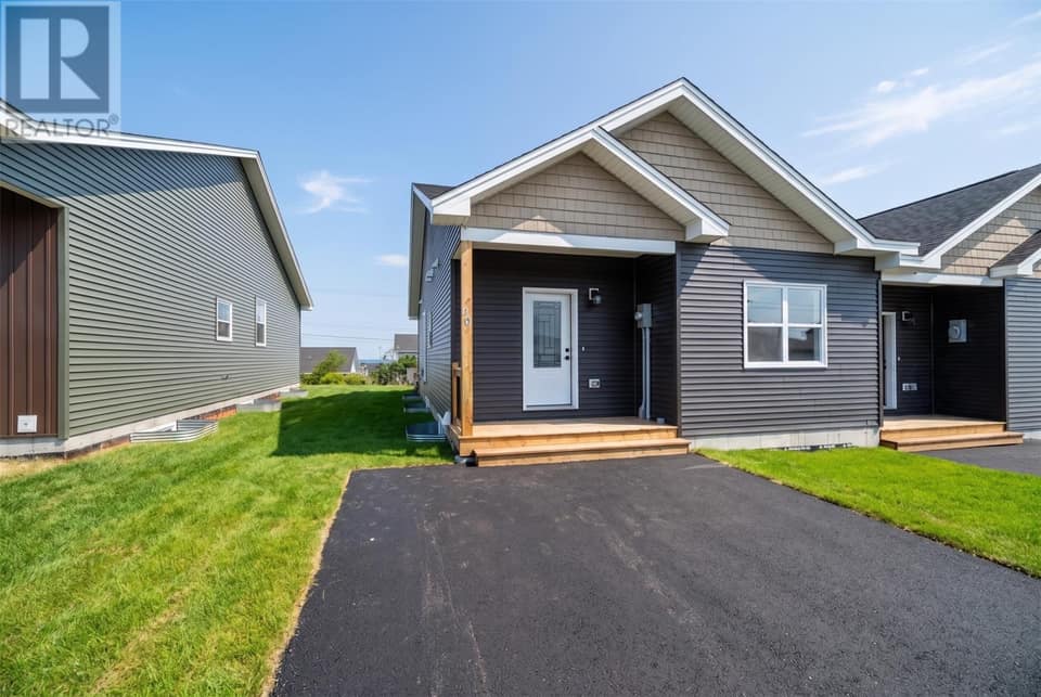 28 Tulip Ridge Boulevard, photo 2 of 16