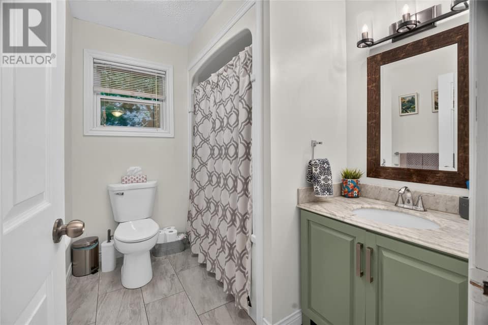 507 Newfoundland Drive, photo 10 of 23