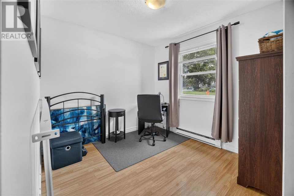 507 Newfoundland Drive, photo 11 of 23