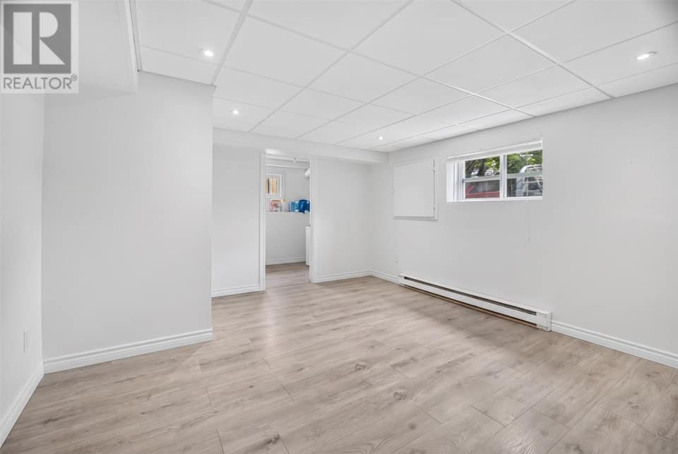 507 Newfoundland Drive, photo 12 of 23