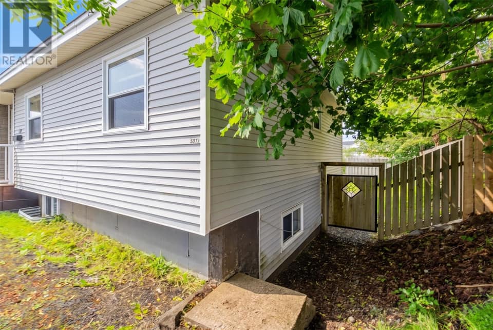 507 Newfoundland Drive, photo 16 of 23