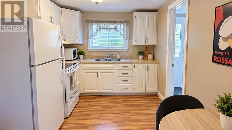 507 Newfoundland Drive, photo 18 of 23
