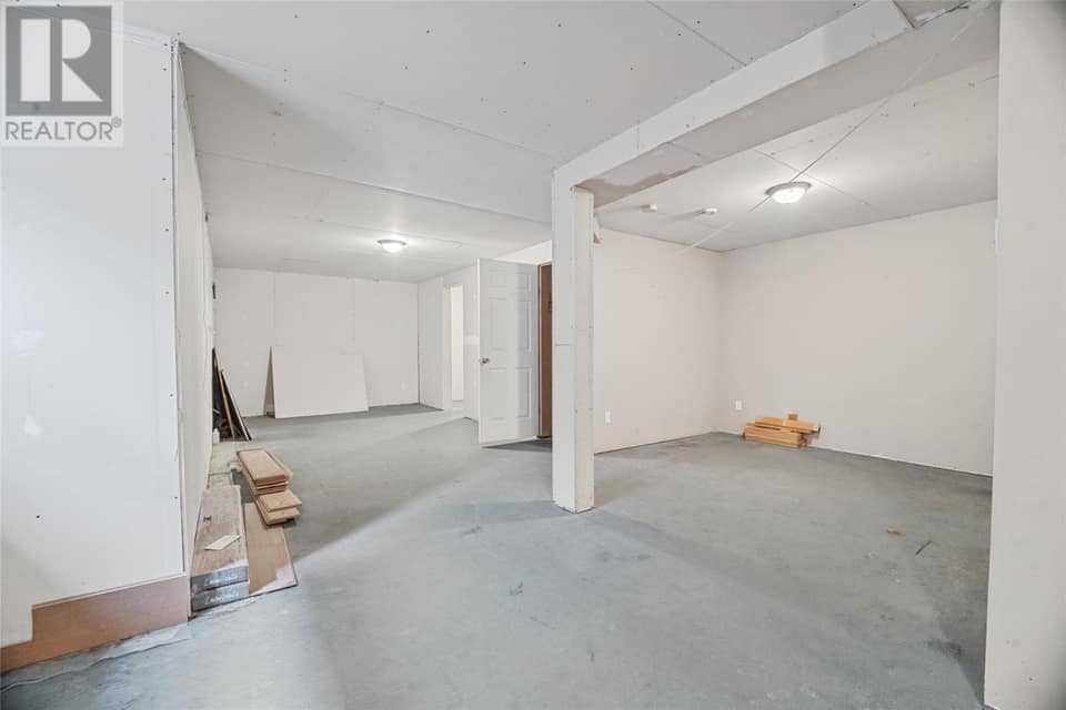 214 Farrell Drive, photo 14 of 17