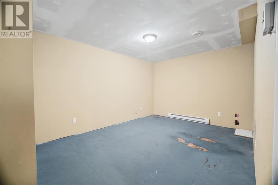 214 Farrell Drive, photo 15 of 17