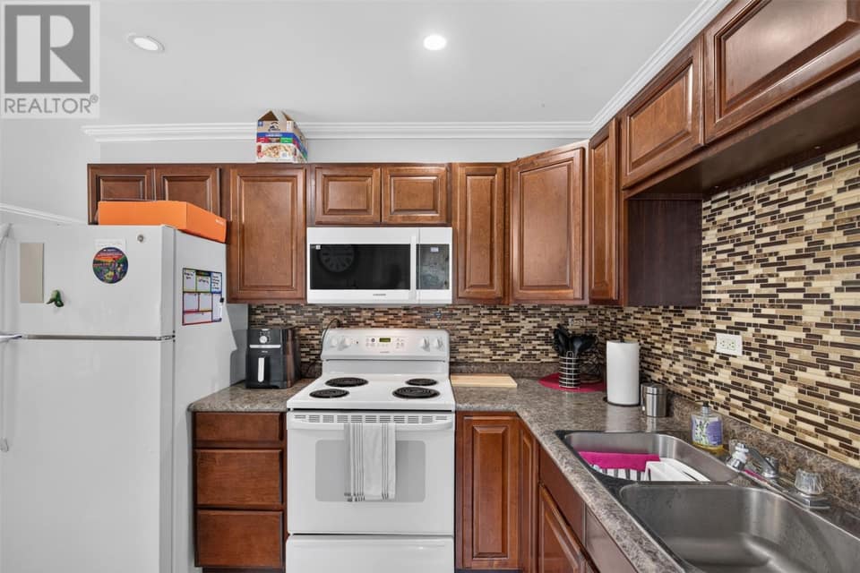 3 Glendale Avenue, photo 11 of 33