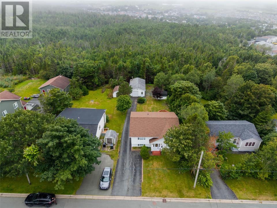 188 Old Petty Harbour Road, photo 2 of 33