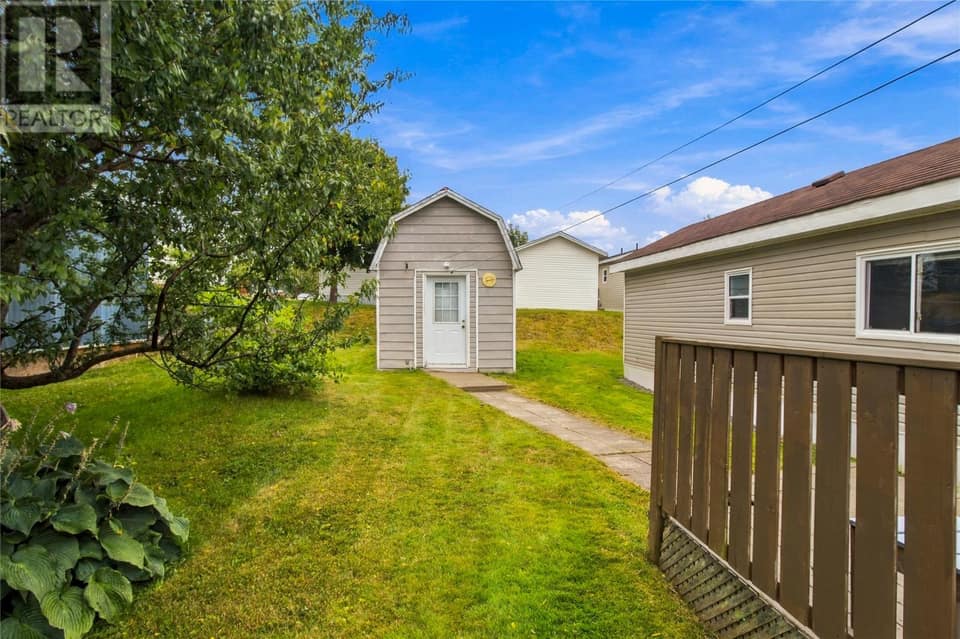4 Cedar Drive, photo 15 of 19