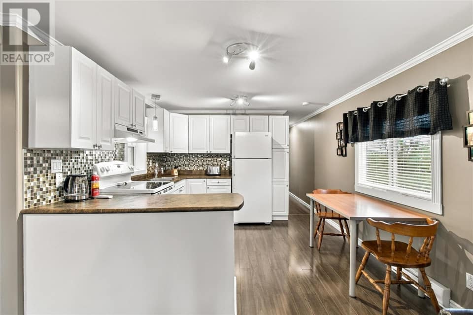 4 Cedar Drive, photo 7 of 19