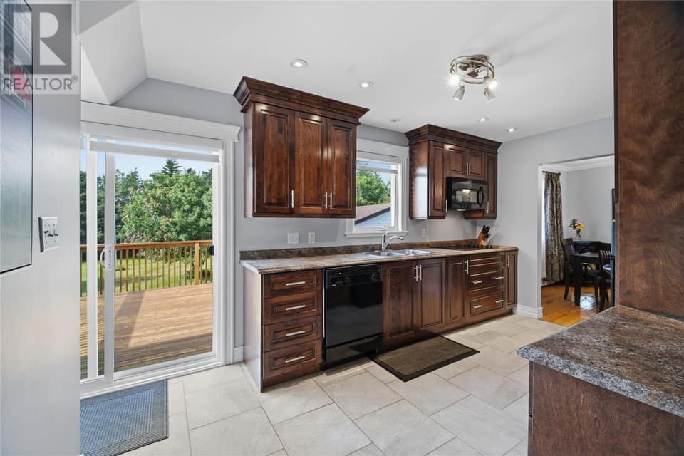 43 Radio Range Road, photo 11 of 42