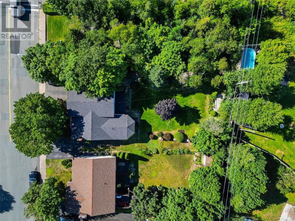 346 Canada Drive, photo 33 of 38