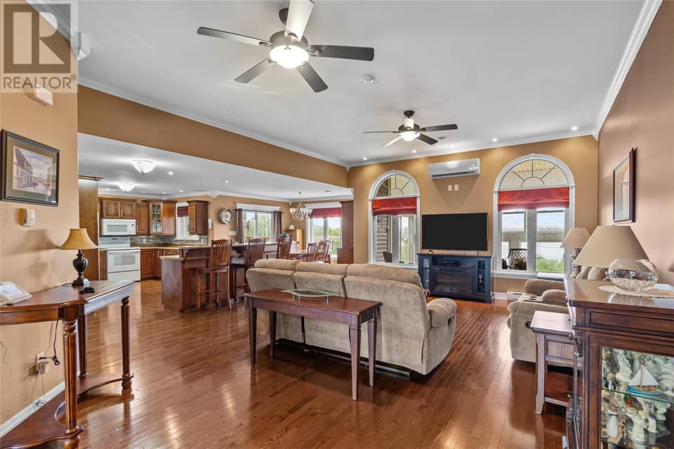 45 Kestrel Drive, photo 9 of 50