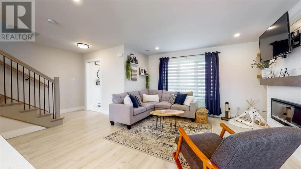 8 Walnut Street, photo 4 of 24