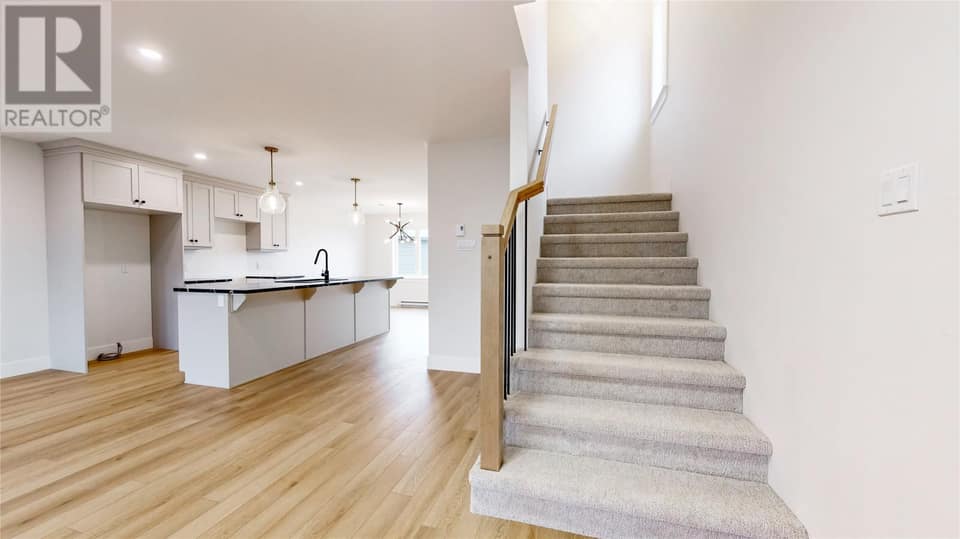 8 Walnut Street, photo 5 of 24