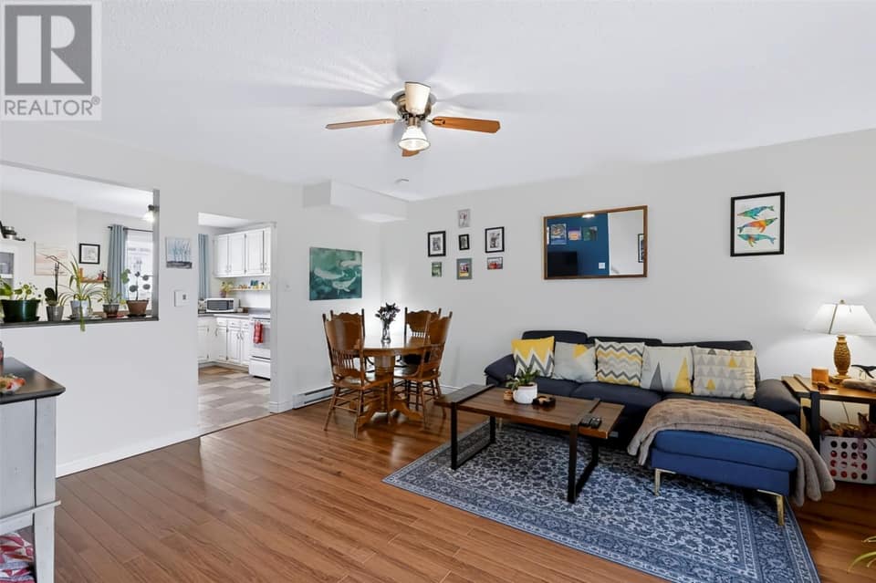 15 Farrell Drive, photo 10 of 24