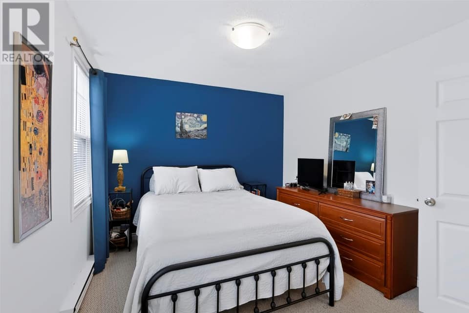 15 Farrell Drive, photo 12 of 24