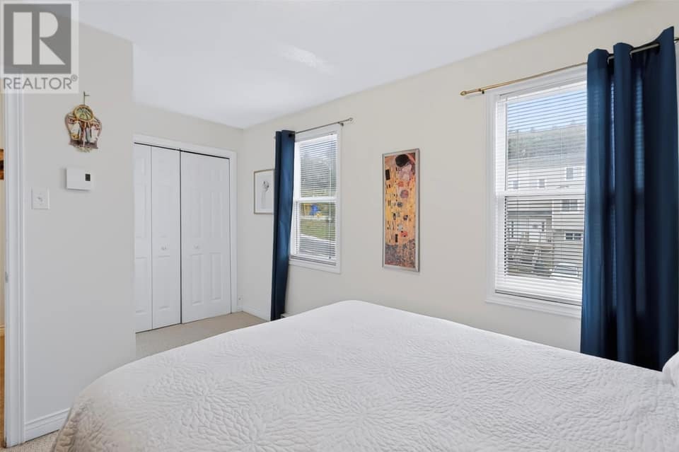 15 Farrell Drive, photo 13 of 24