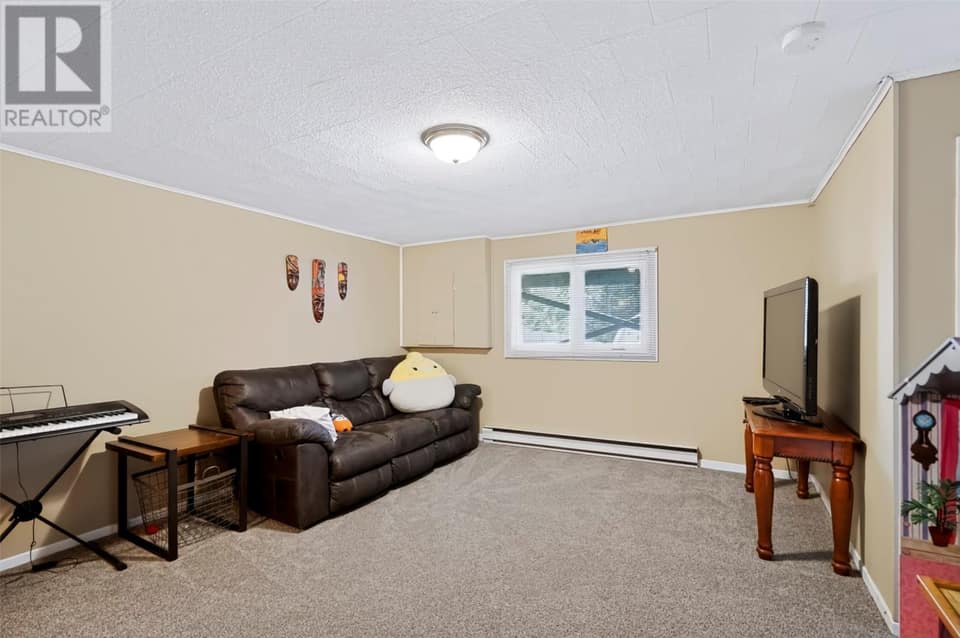 15 Farrell Drive, photo 18 of 24