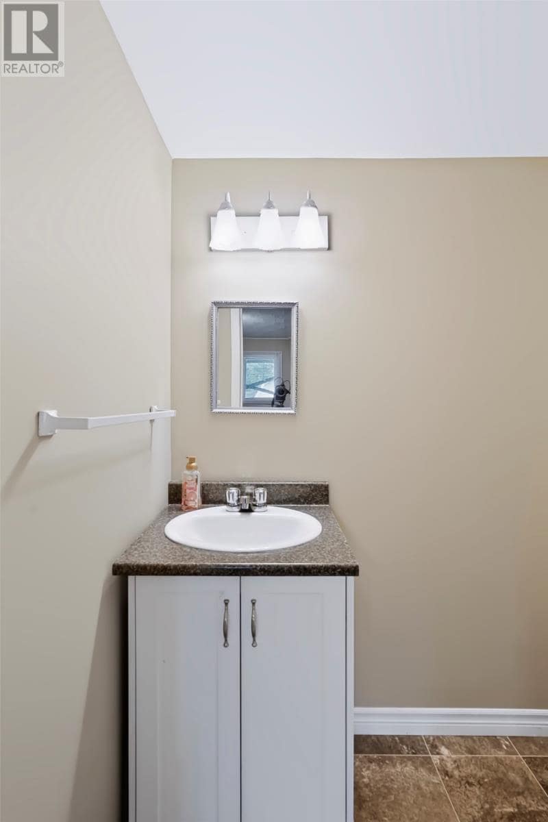 15 Farrell Drive, photo 19 of 24