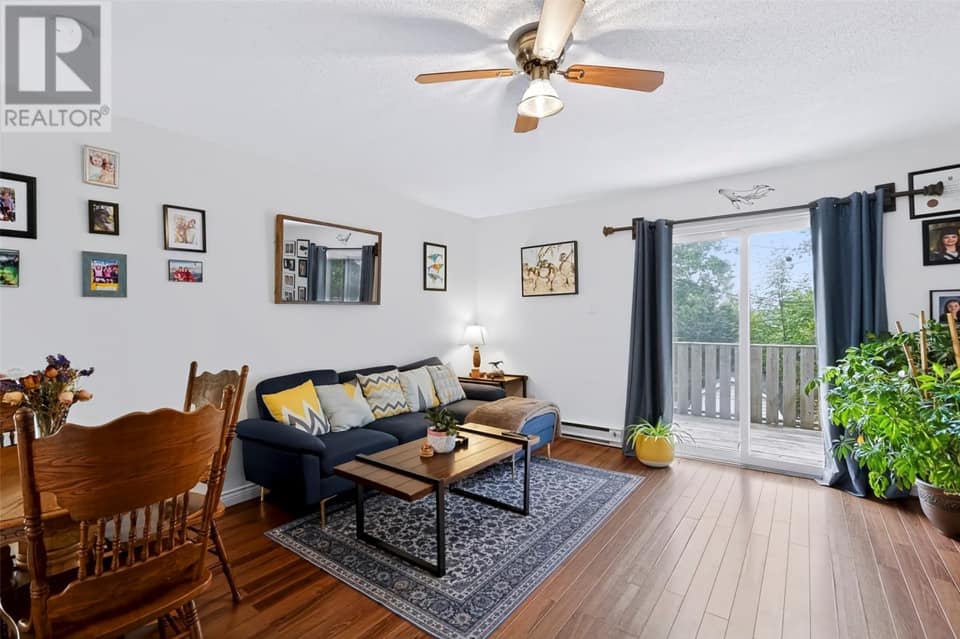 15 Farrell Drive, photo 9 of 24