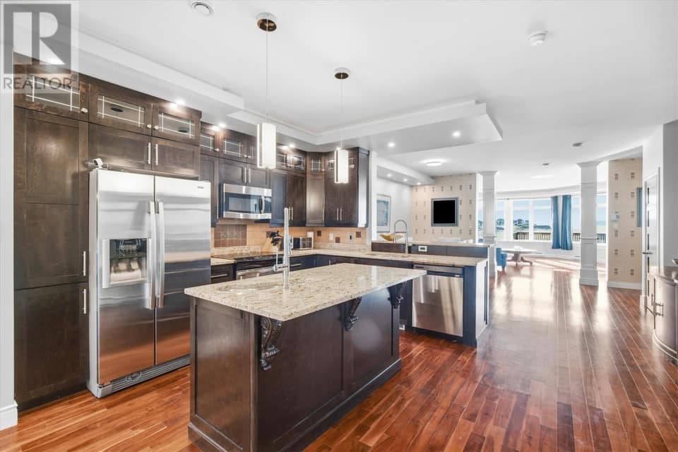 28 Lions Crescent Unit#6, photo 9 of 41