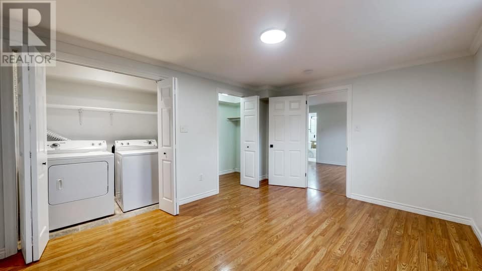 215 Canada Drive, photo 25 of 44