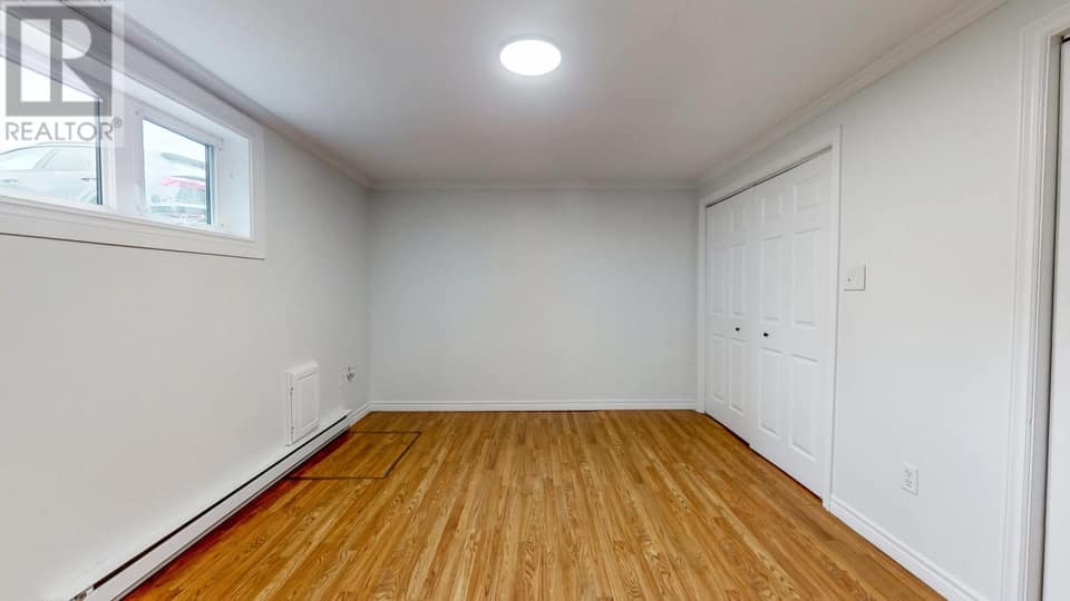 215 Canada Drive, photo 31 of 44