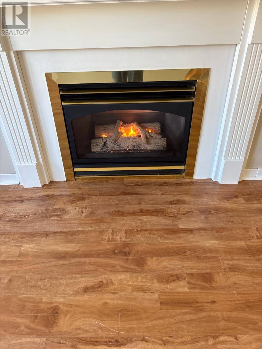 215 Canada Drive, photo 8 of 44