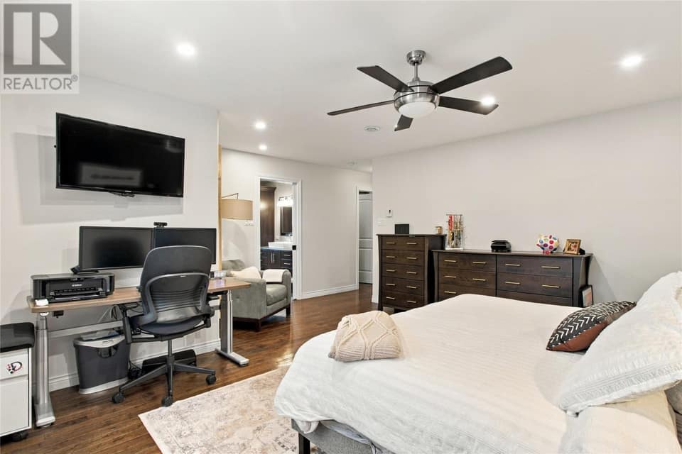 11 Glen Abbey Street, photo 22 of 44
