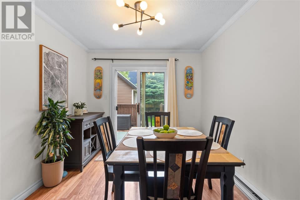 90 Glenview Terrace, photo 4 of 28