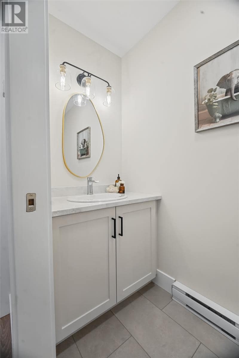 42 Trenton Drive, photo 10 of 30