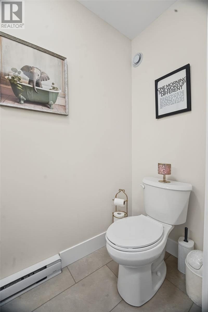 42 Trenton Drive, photo 11 of 30