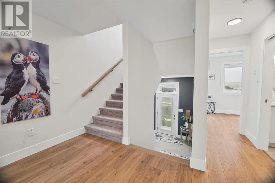 42 Trenton Drive, photo 12 of 30